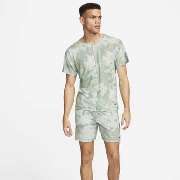Nike Dri-FIT Men’s Short-Sleeve Yoga Shirt In Mica Green Size Medium - Picture 1 of 7